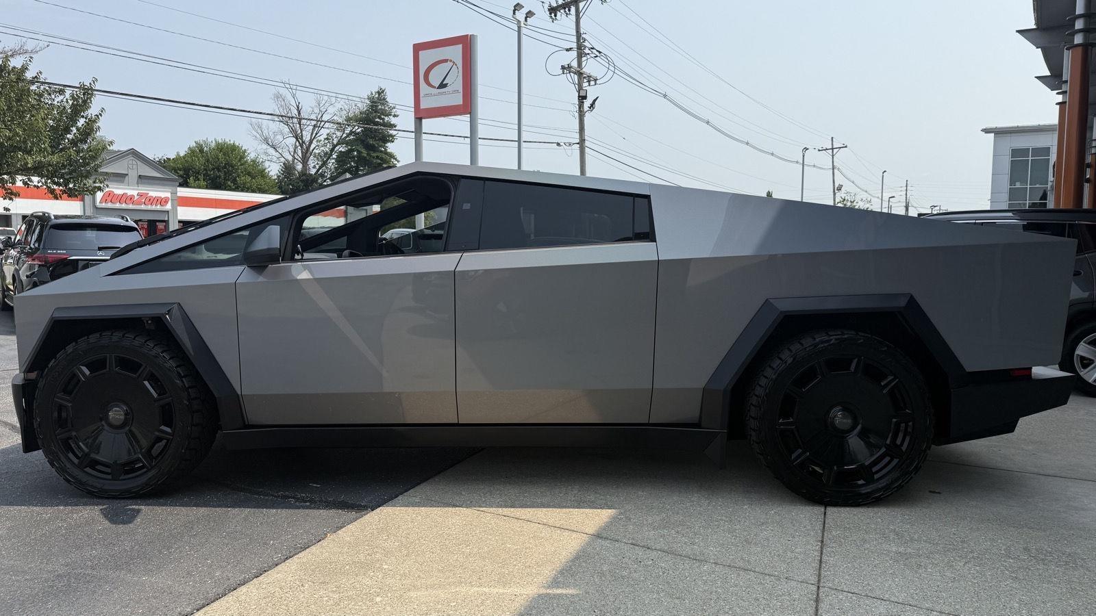 Tesla Cybertruck Base 2025