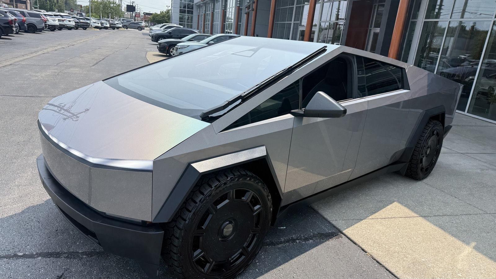 Tesla Cybertruck Base 2025