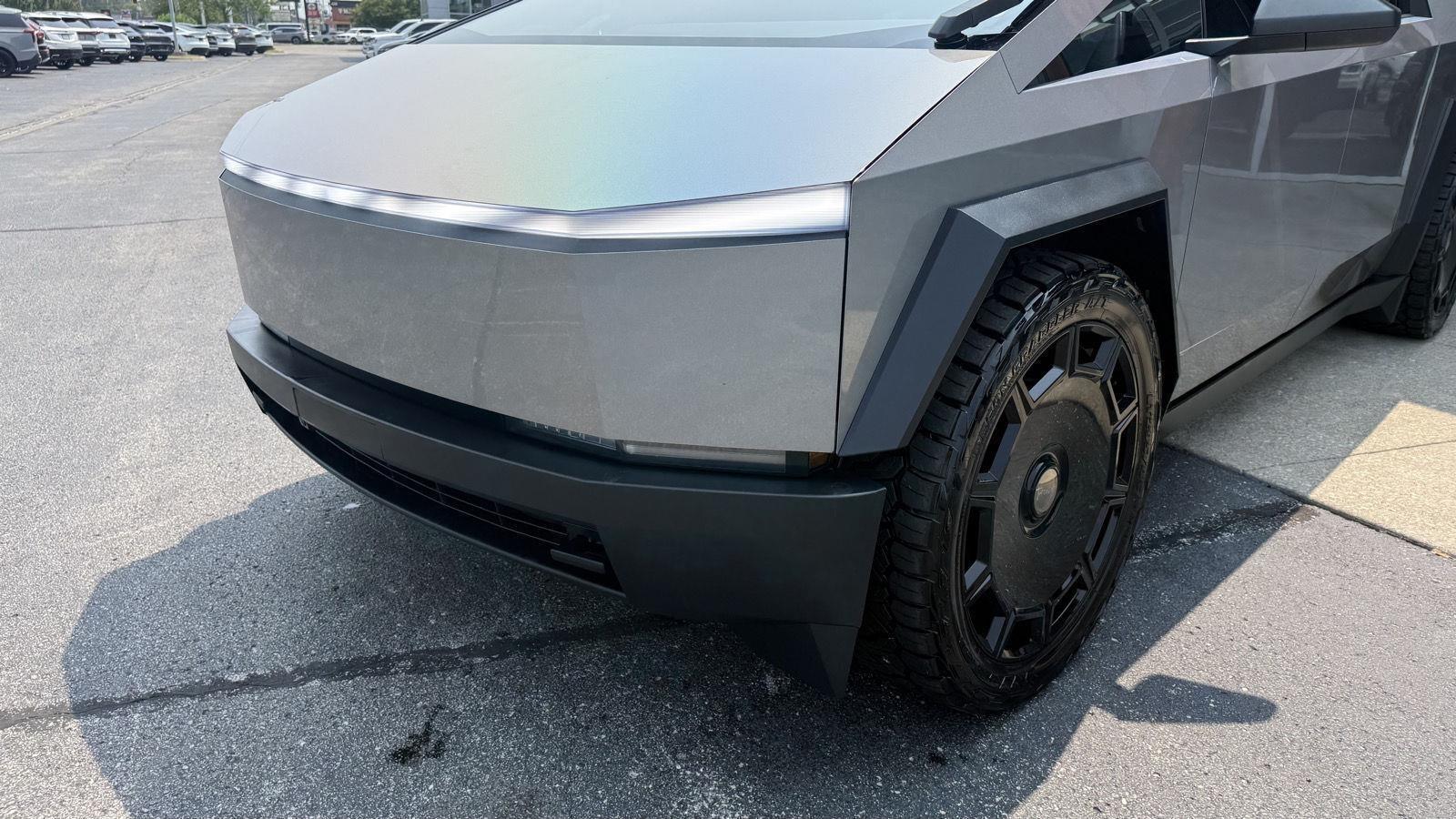 Tesla Cybertruck Base 2025