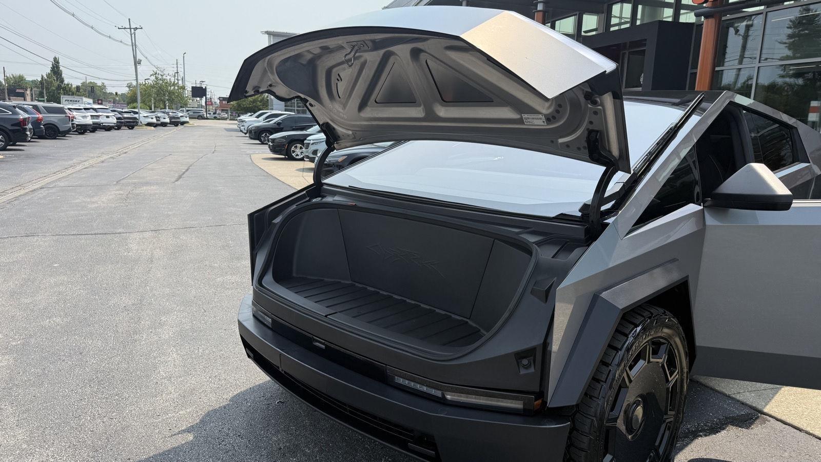 Tesla Cybertruck Base 2025