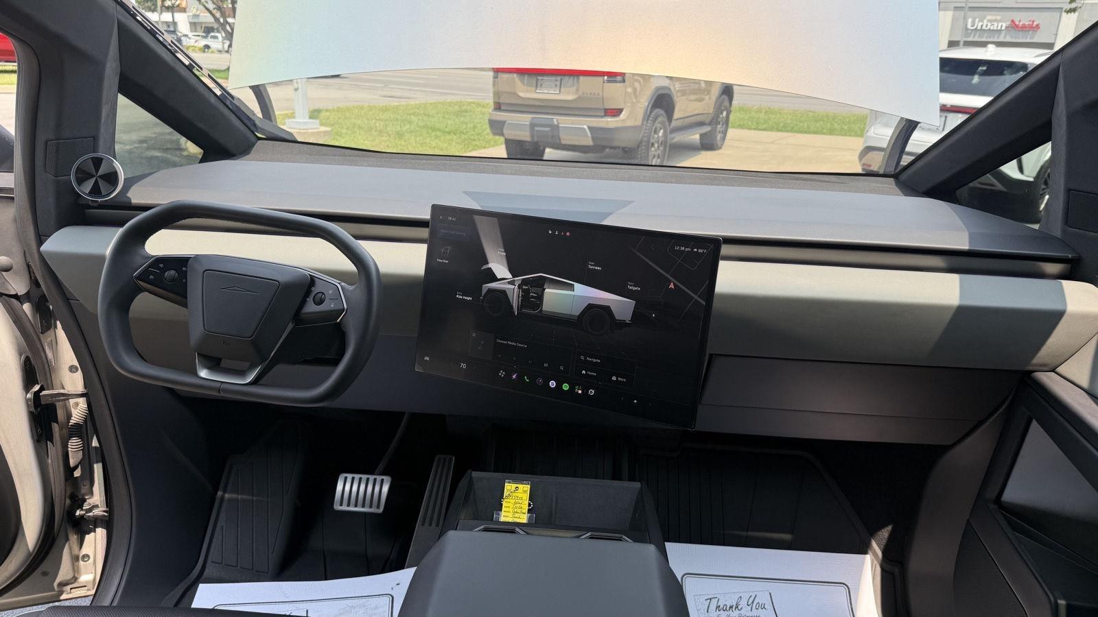 Tesla Cybertruck Base 2025