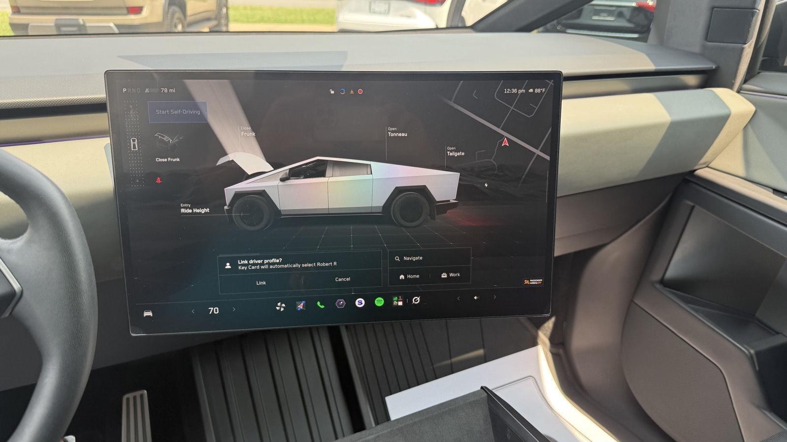 Tesla Cybertruck Base 2025