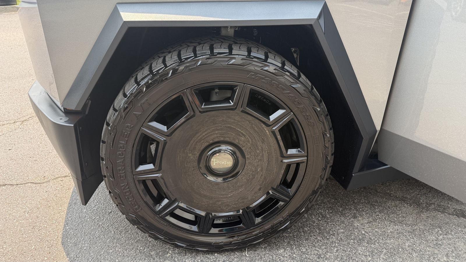 Tesla Cybertruck Base 2025
