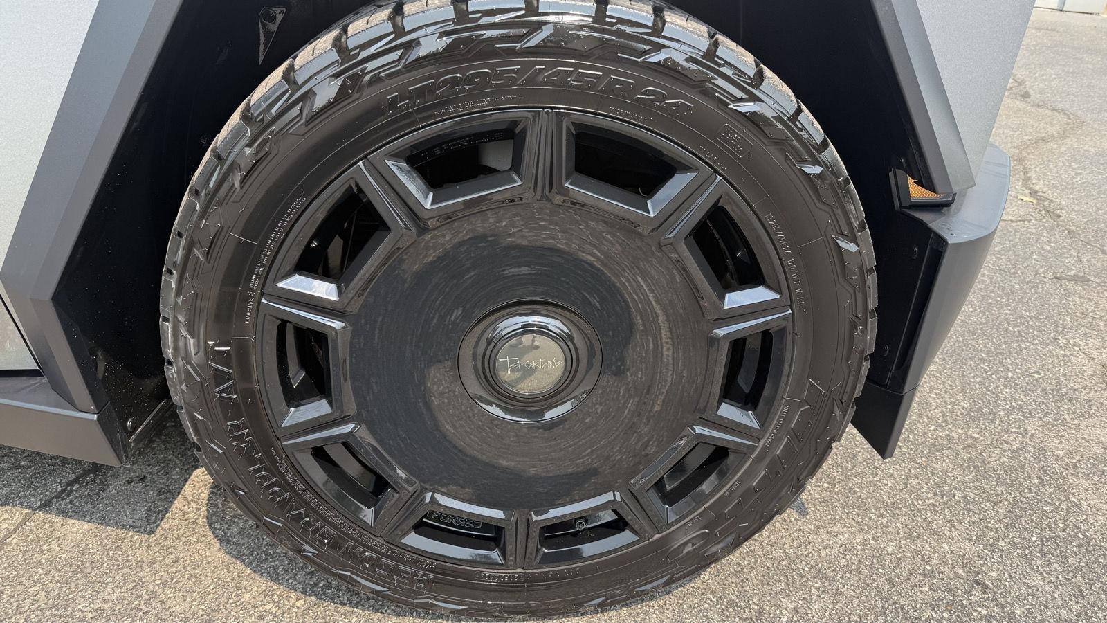 Tesla Cybertruck Base 2025