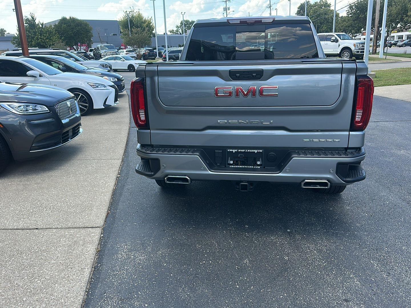GMC Sierra 1500 Denali Crew Cab Short Box 4WD 2023