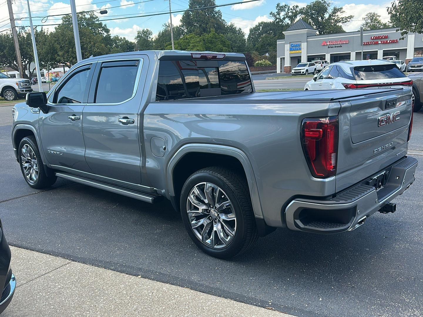 GMC Sierra 1500 Denali Crew Cab Short Box 4WD 2023