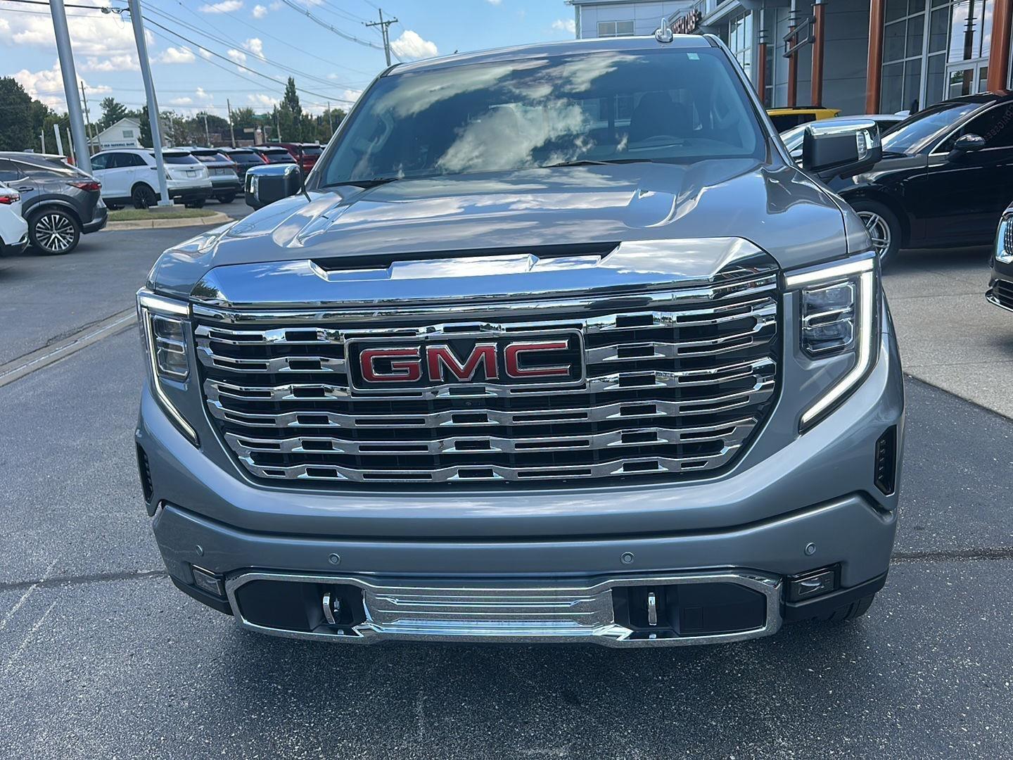 GMC Sierra 1500 Denali Crew Cab Short Box 4WD 2023