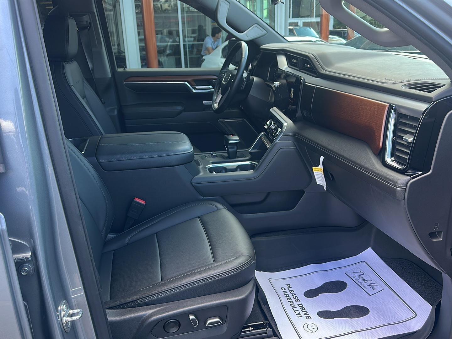 GMC Sierra 1500 Denali Crew Cab Short Box 4WD 2023