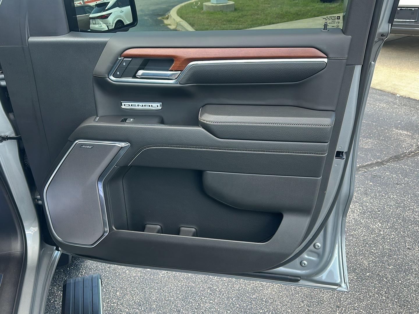 GMC Sierra 1500 Denali Crew Cab Short Box 4WD 2023