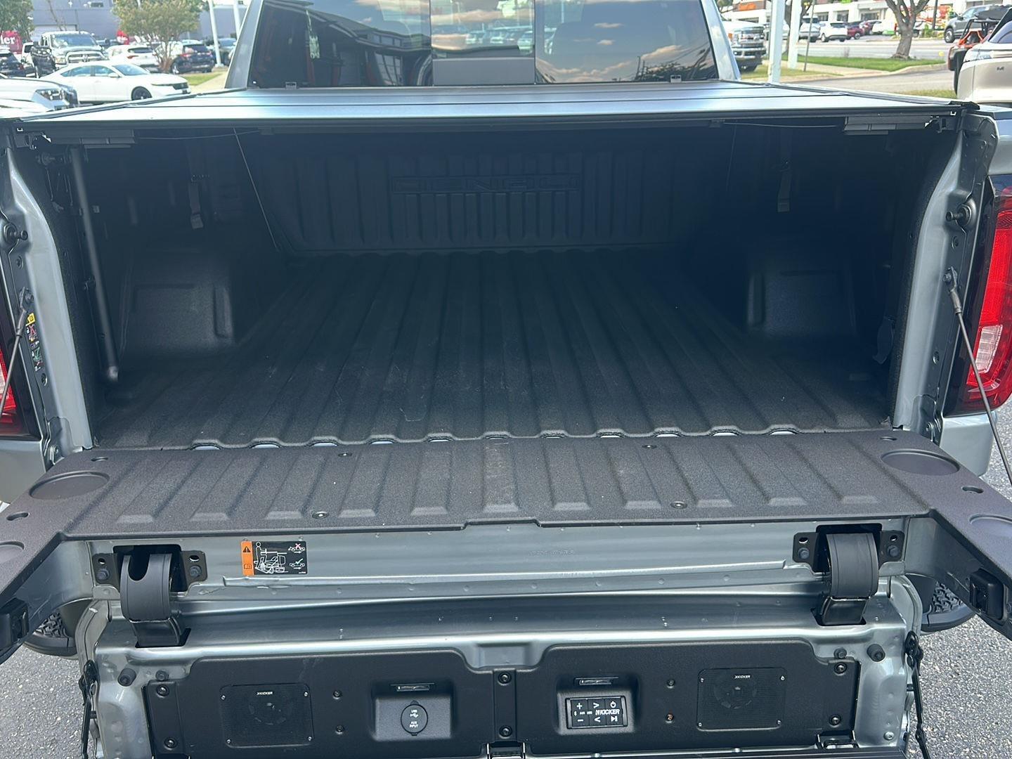 GMC Sierra 1500 Denali Crew Cab Short Box 4WD 2023