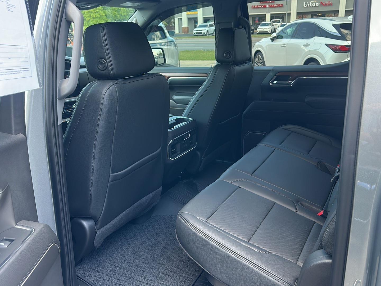 GMC Sierra 1500 Denali Crew Cab Short Box 4WD 2023
