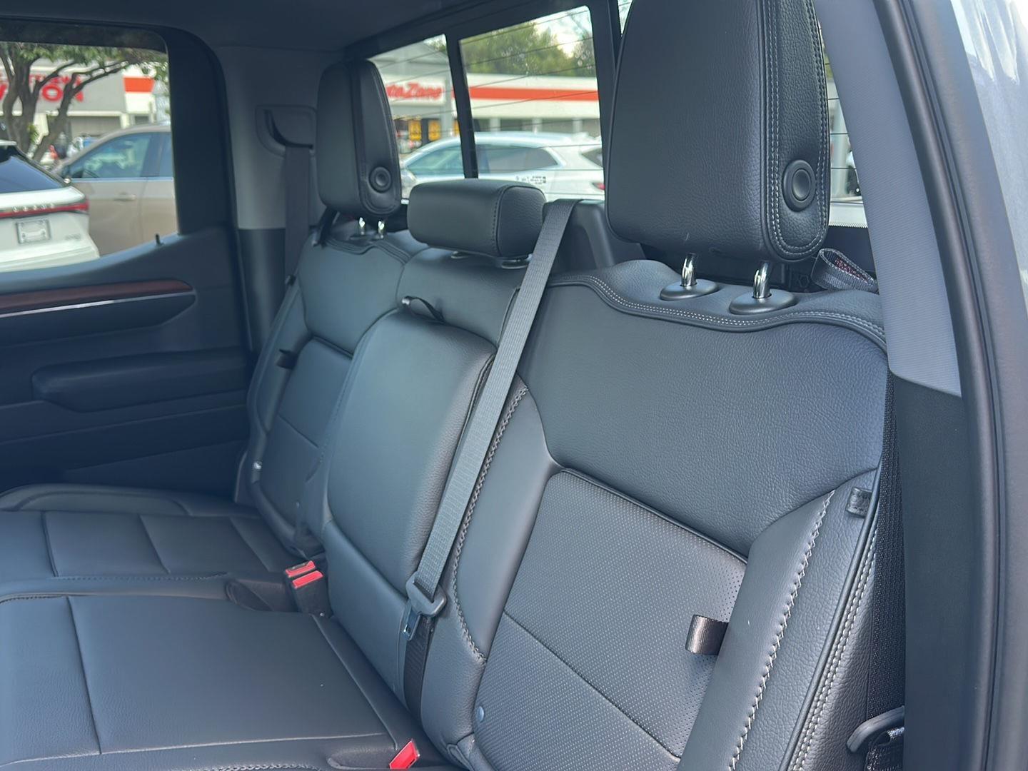 GMC Sierra 1500 Denali Crew Cab Short Box 4WD 2023