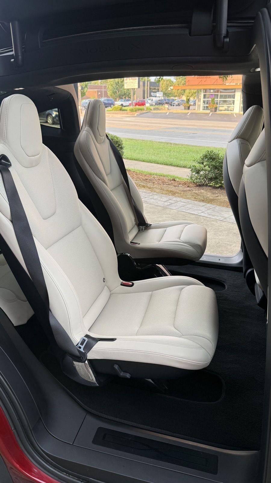 Tesla Model X Base 2023