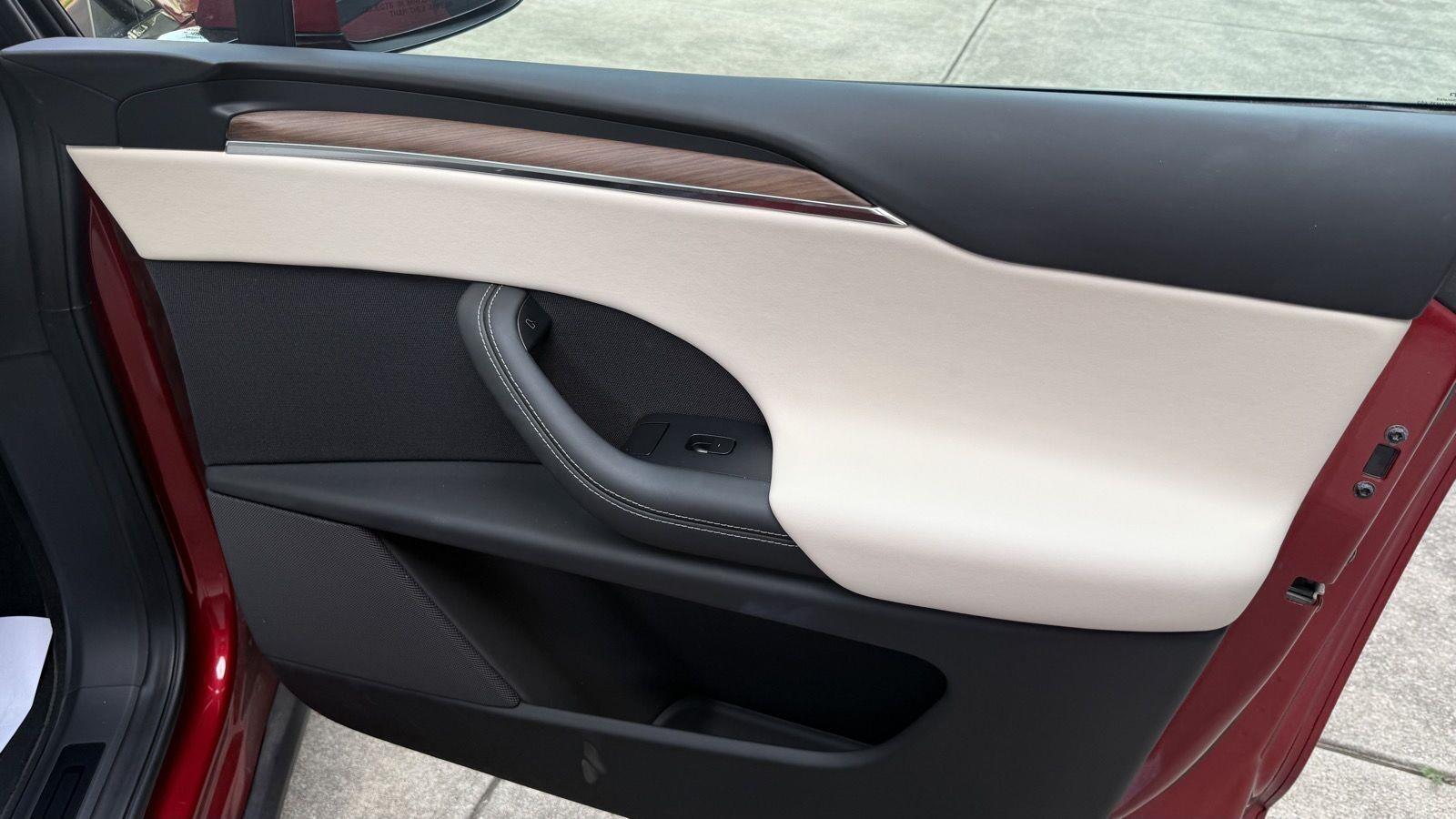 Tesla Model X Base 2023