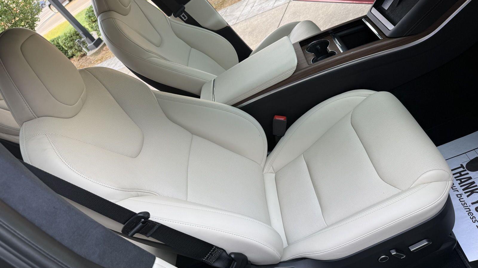 Tesla Model X Base 2023