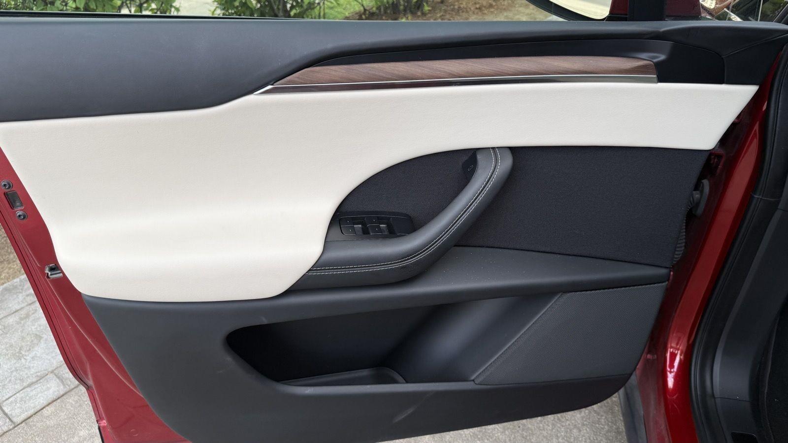 Tesla Model X Base 2023