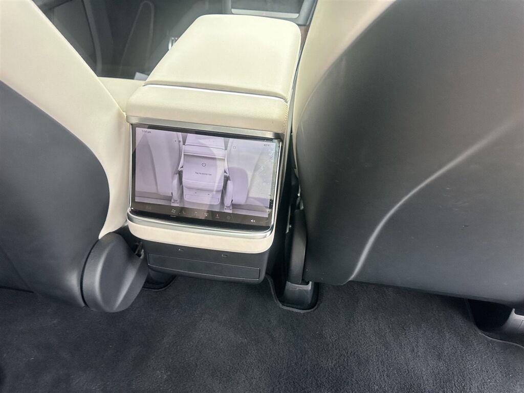 Tesla Model X Base 2023