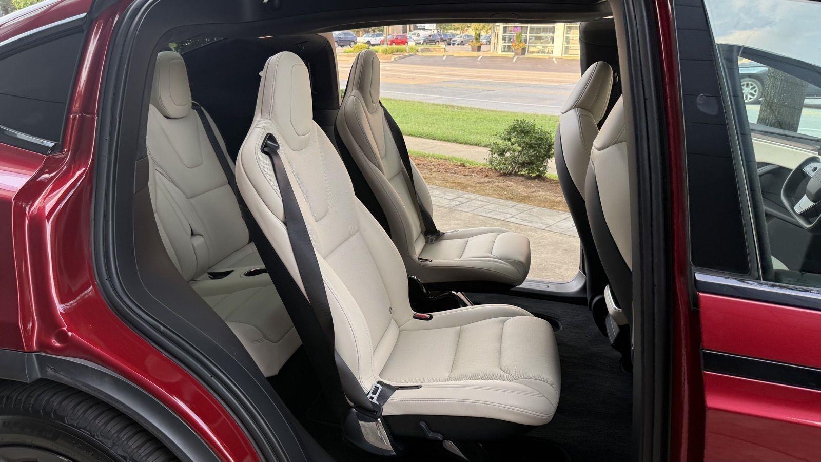 Tesla Model X Base 2023
