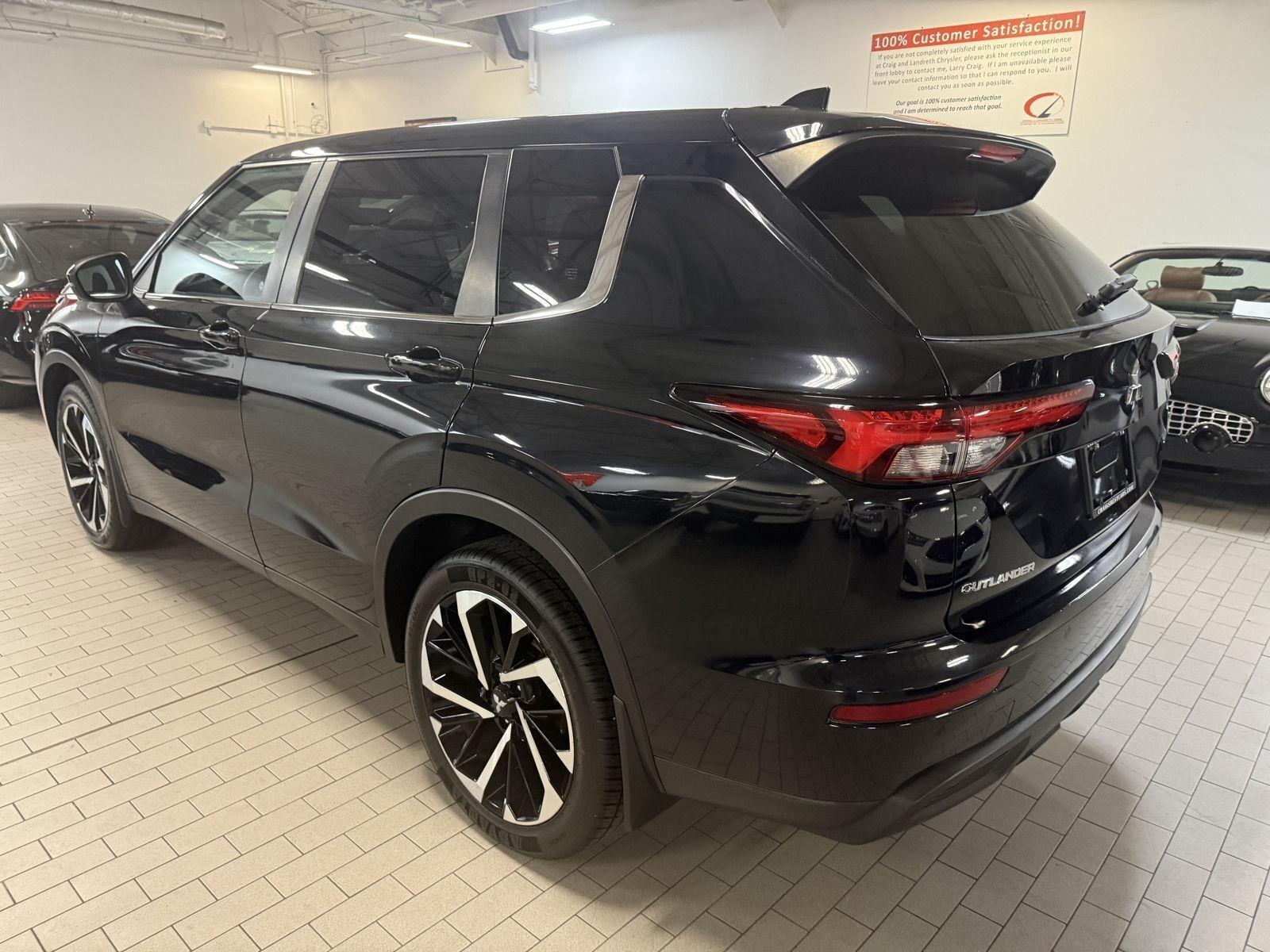 Mitsubishi Outlander ES 4WD 2022