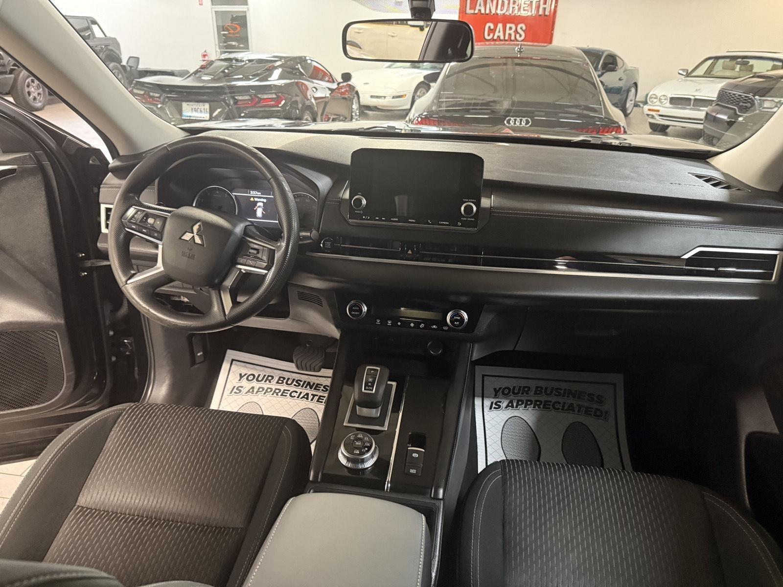 Mitsubishi Outlander ES 4WD 2022
