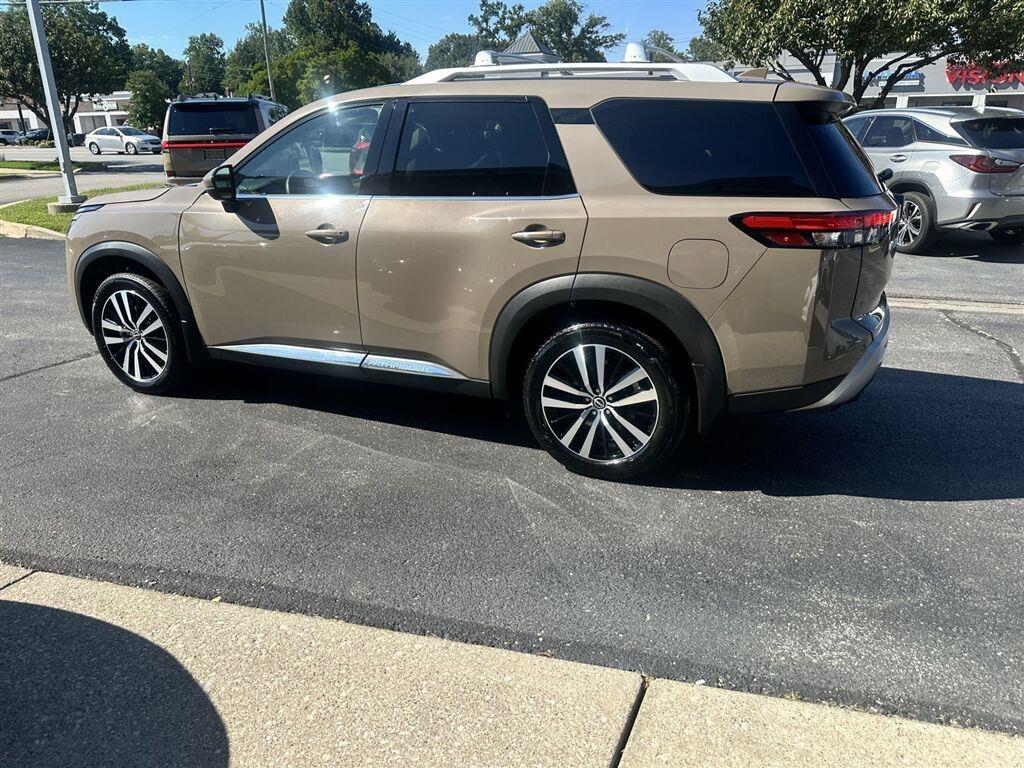 Nissan Pathfinder Platinum 2025