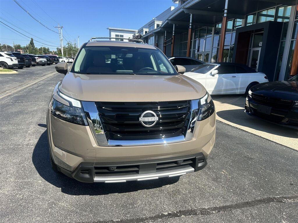 Nissan Pathfinder Platinum 2025