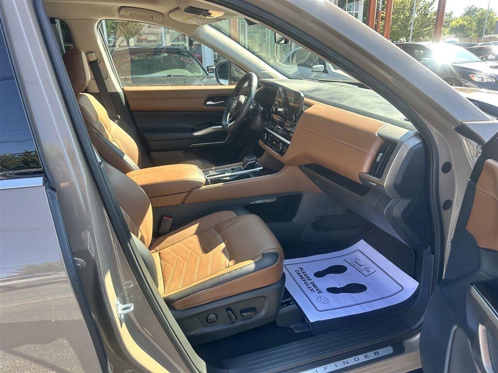Nissan Pathfinder Platinum 2025