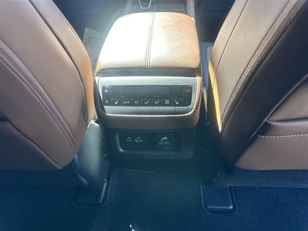 Nissan Pathfinder Platinum 2025