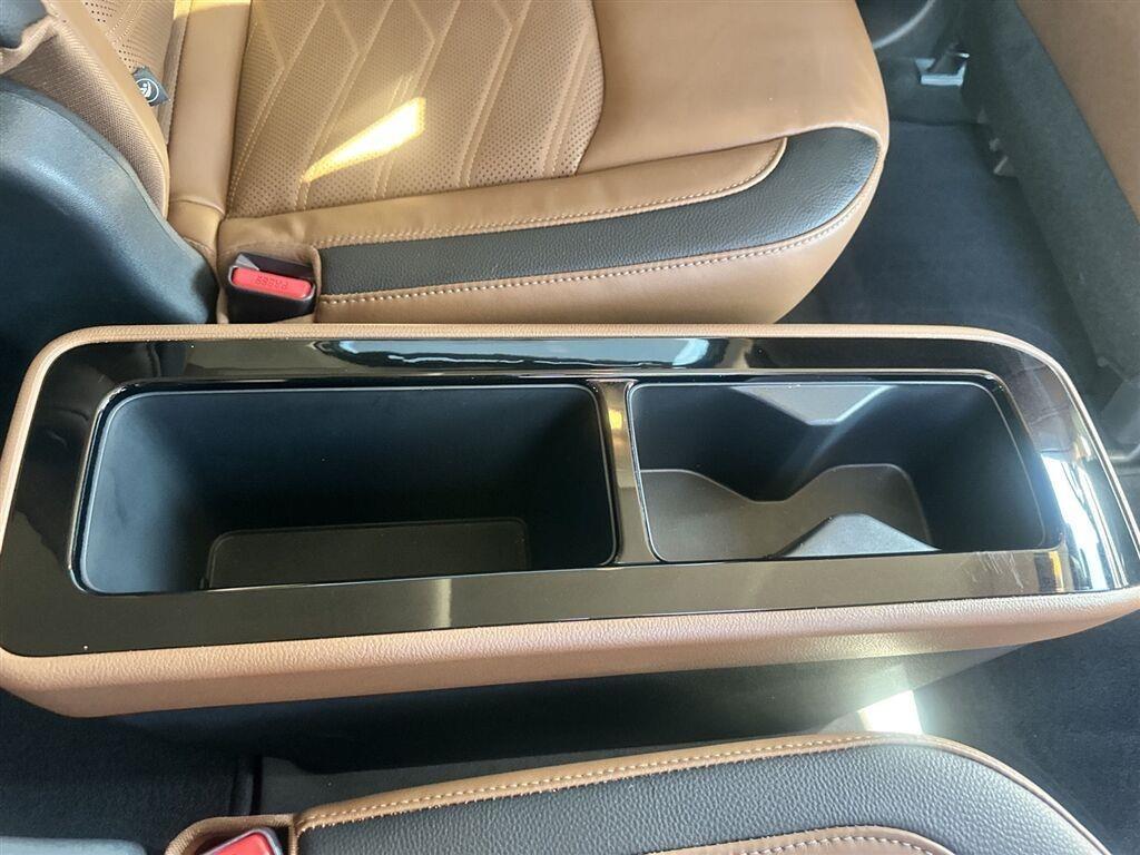 Nissan Pathfinder Platinum 2025