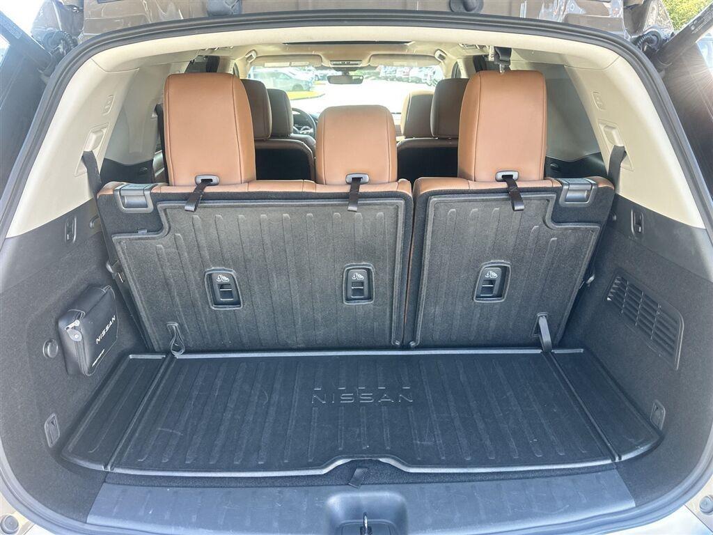 Nissan Pathfinder Platinum 2025