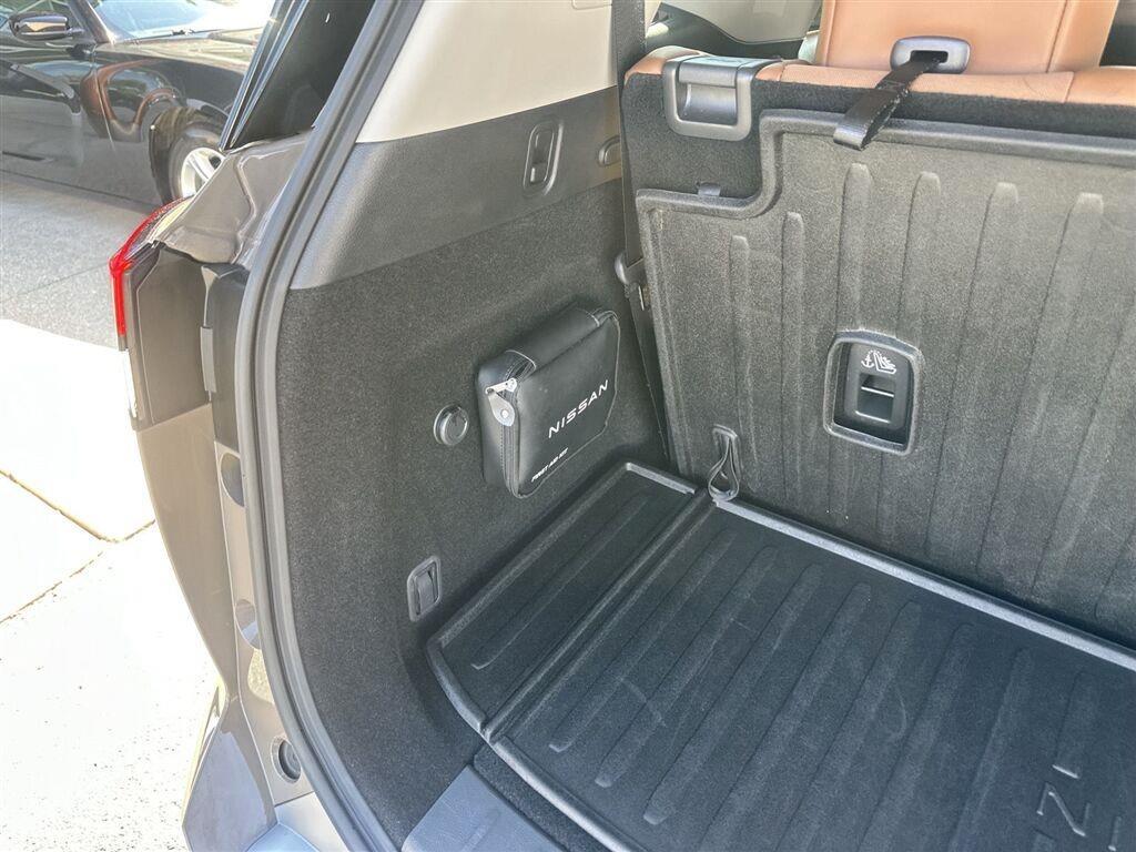 Nissan Pathfinder Platinum 2025