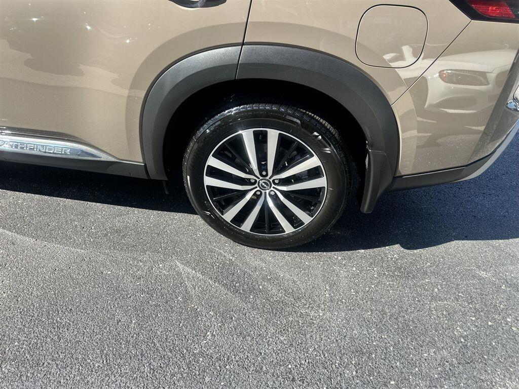 Nissan Pathfinder Platinum 2025