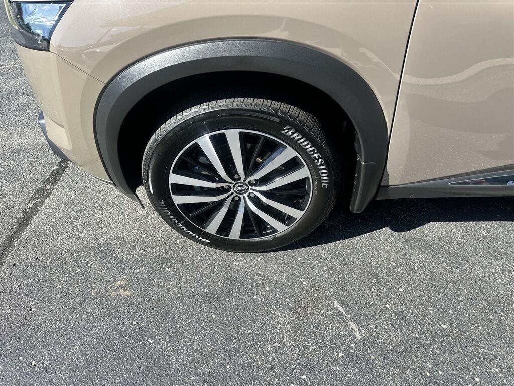 Nissan Pathfinder Platinum 2025