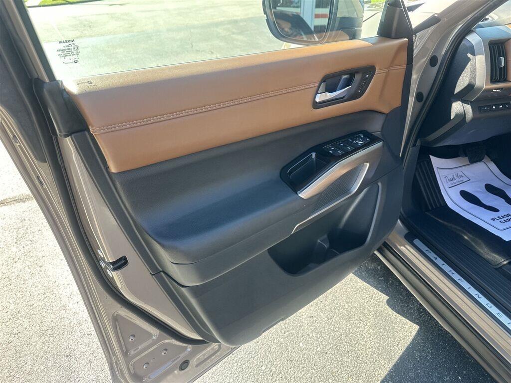 Nissan Pathfinder Platinum 2025