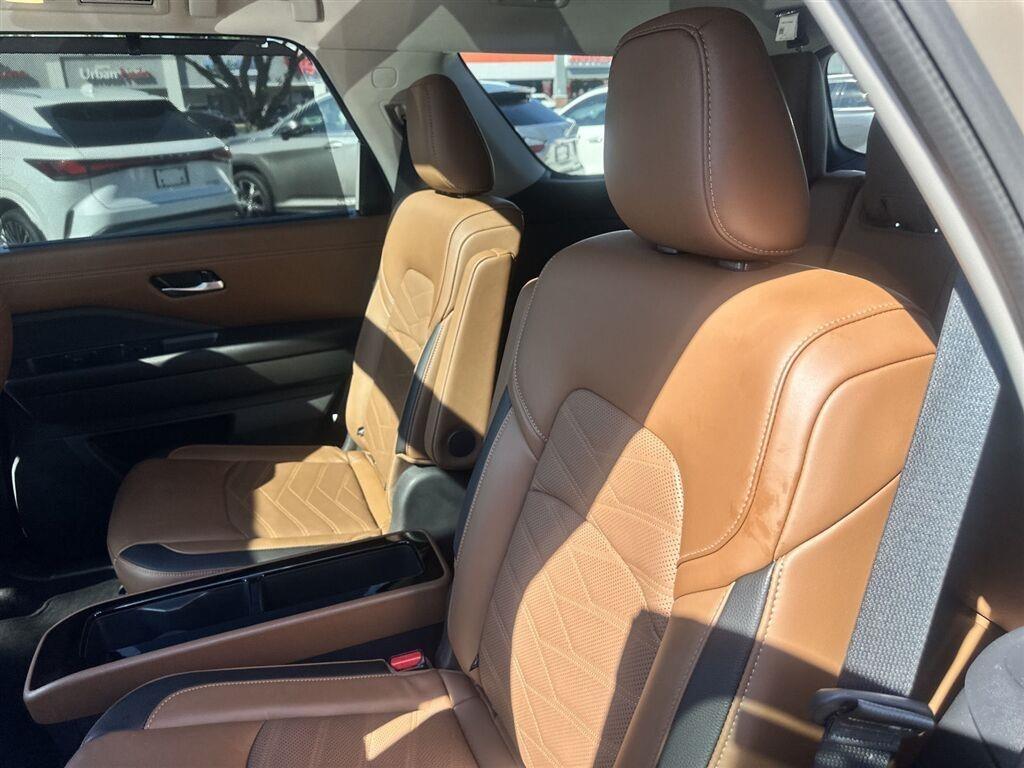 Nissan Pathfinder Platinum 2025