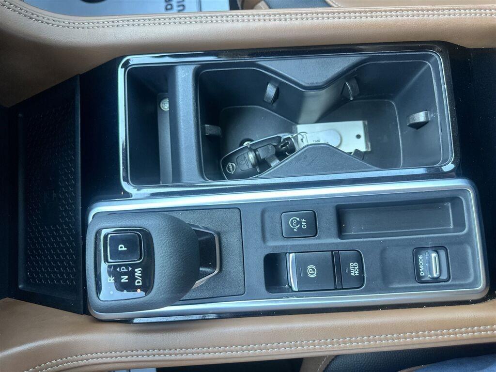 Nissan Pathfinder Platinum 2025