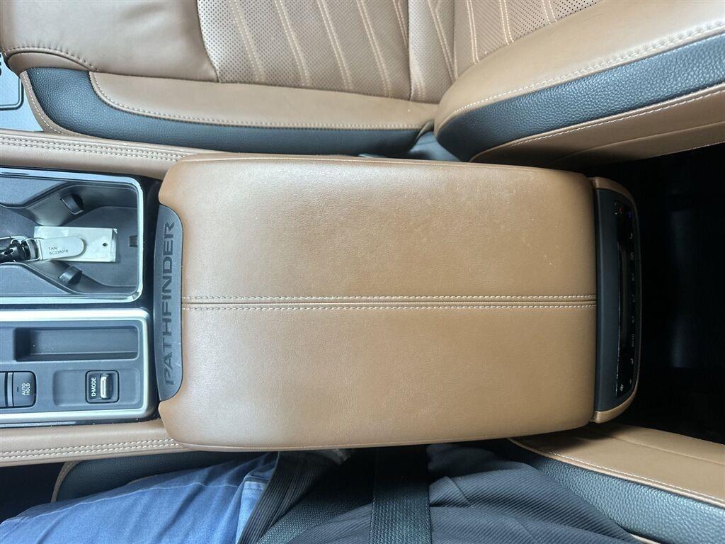 Nissan Pathfinder Platinum 2025