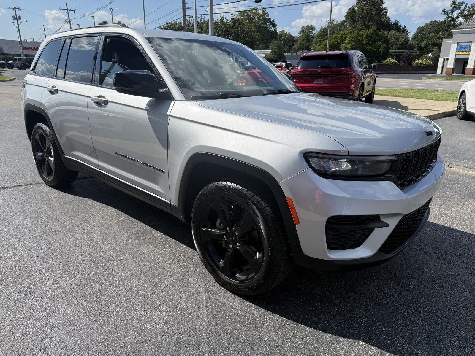 Jeep Grand Cherokee Laredo E 2WD 2023