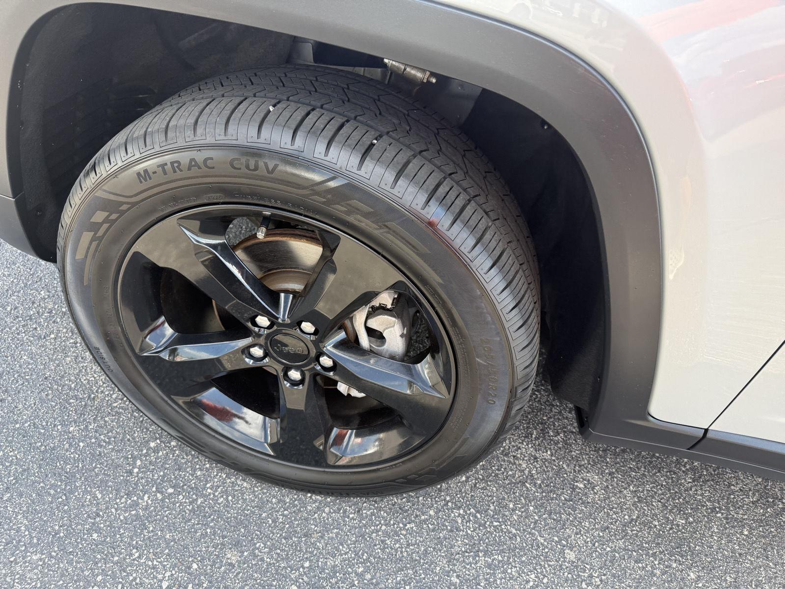 Jeep Grand Cherokee Laredo E 2WD 2023