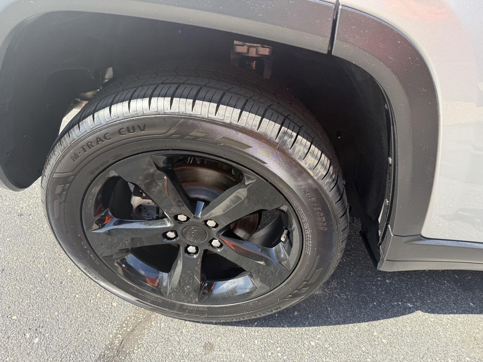 Jeep Grand Cherokee Laredo E 2WD 2023