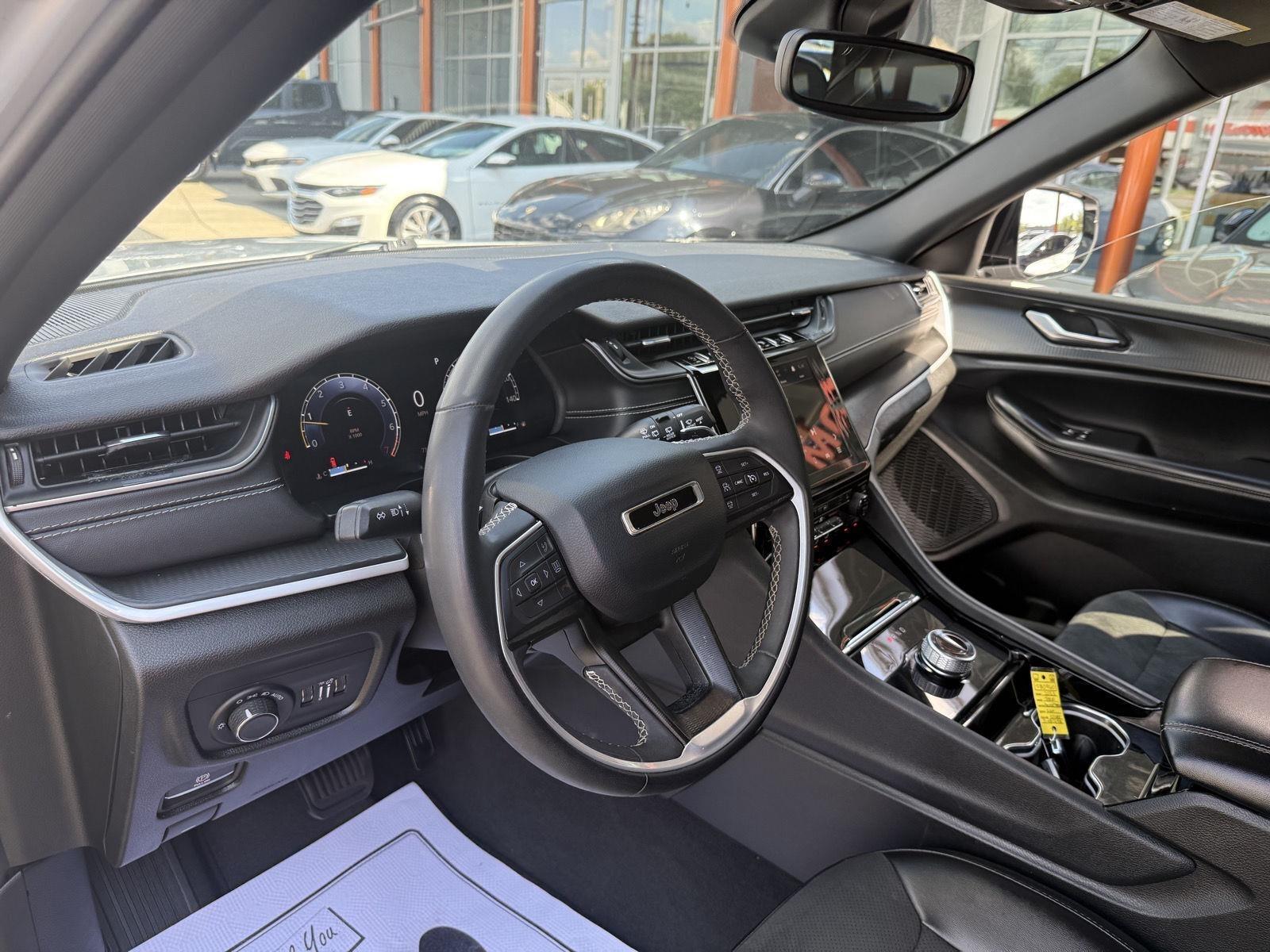 Jeep Grand Cherokee Laredo E 2WD 2023