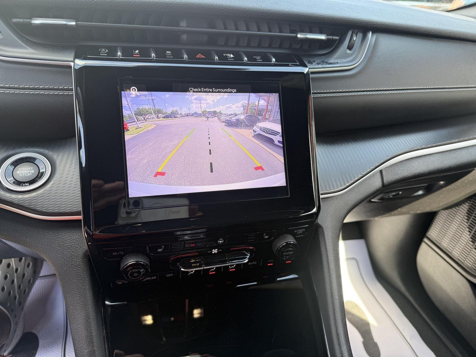 Jeep Grand Cherokee Laredo E 2WD 2023