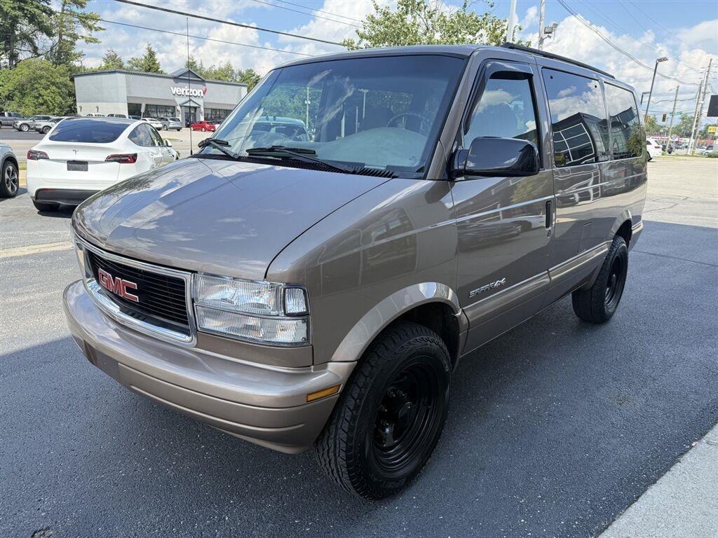 GMC Safari Passenger Van AWD 2003