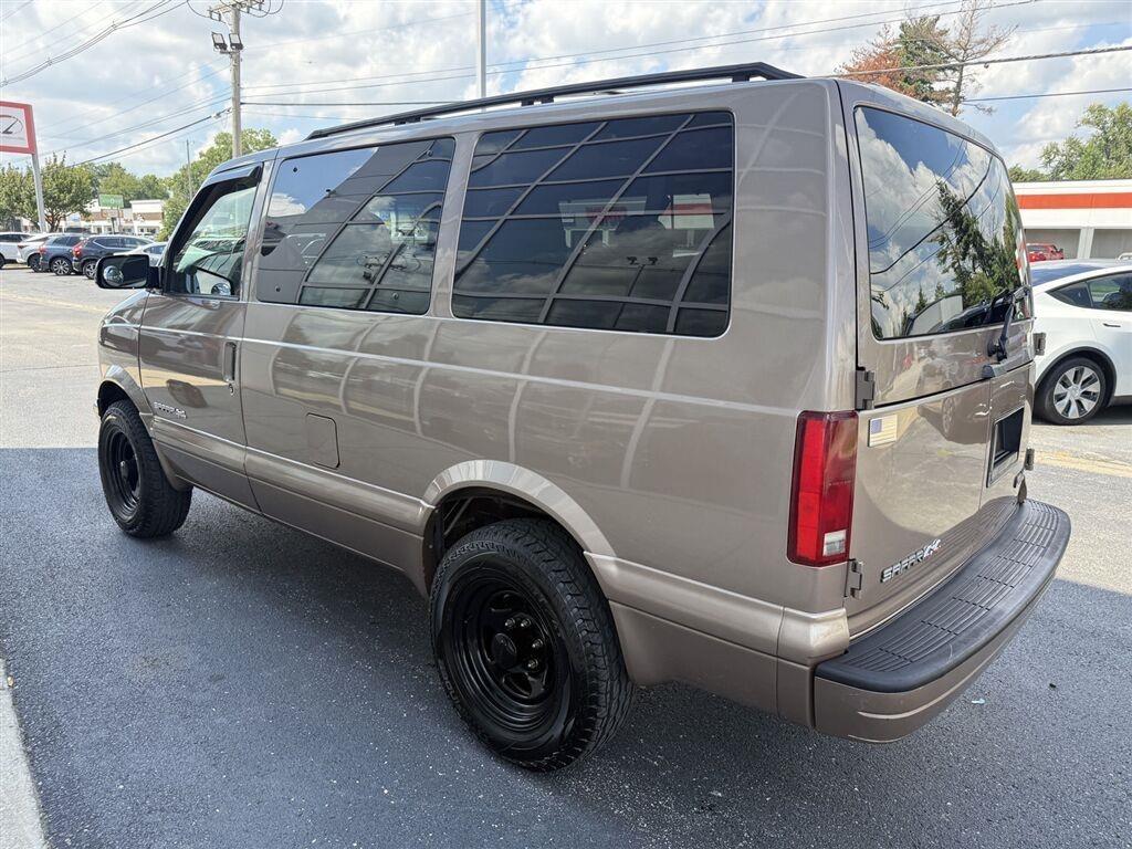 GMC Safari Passenger Van AWD 2003
