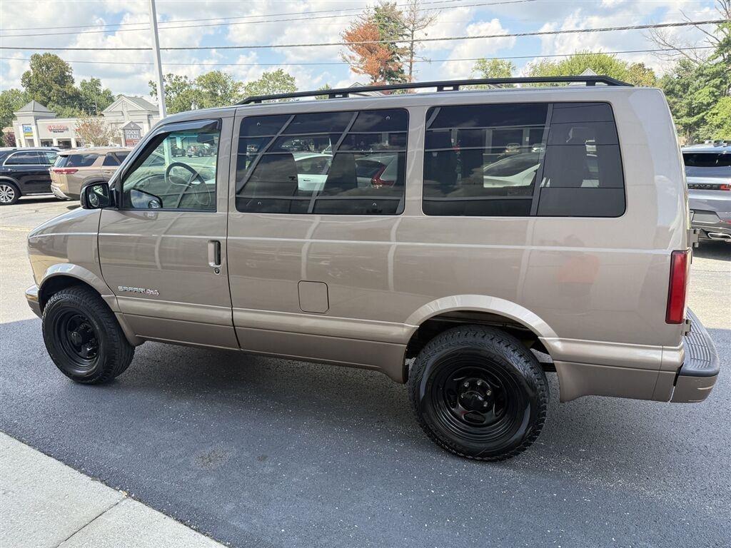 GMC Safari Passenger Van AWD 2003