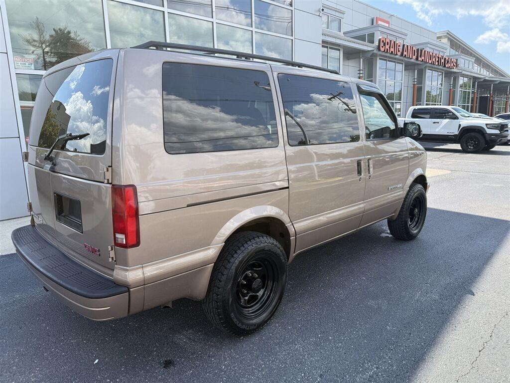 GMC Safari Passenger Van AWD 2003
