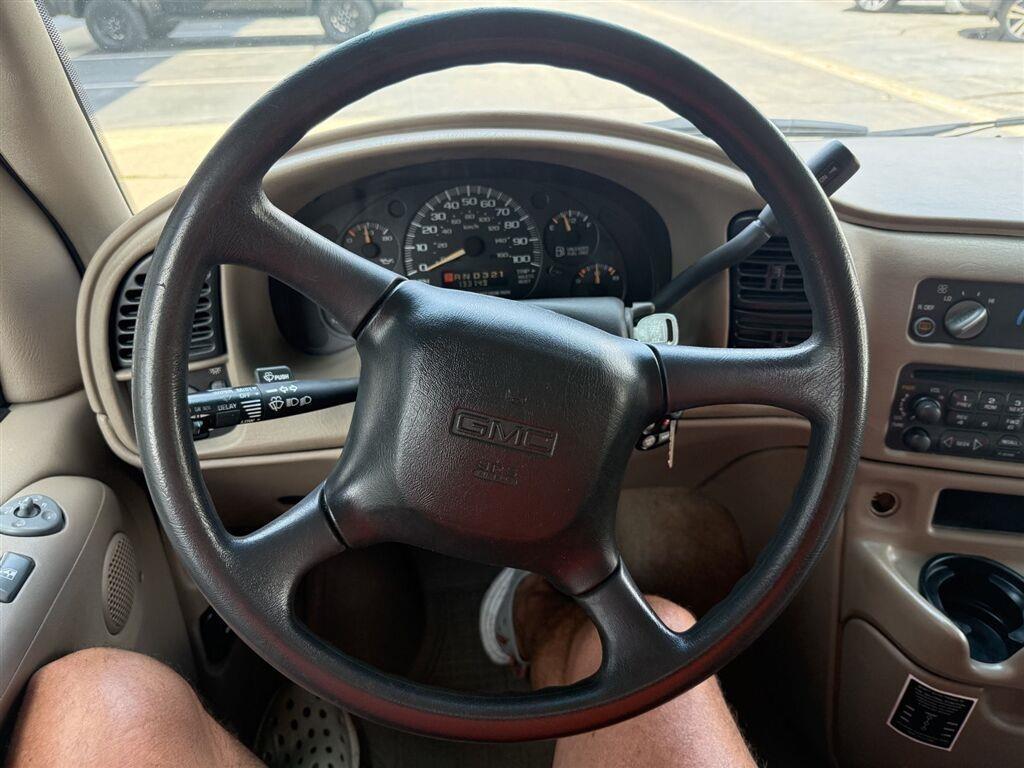 GMC Safari Passenger Van AWD 2003