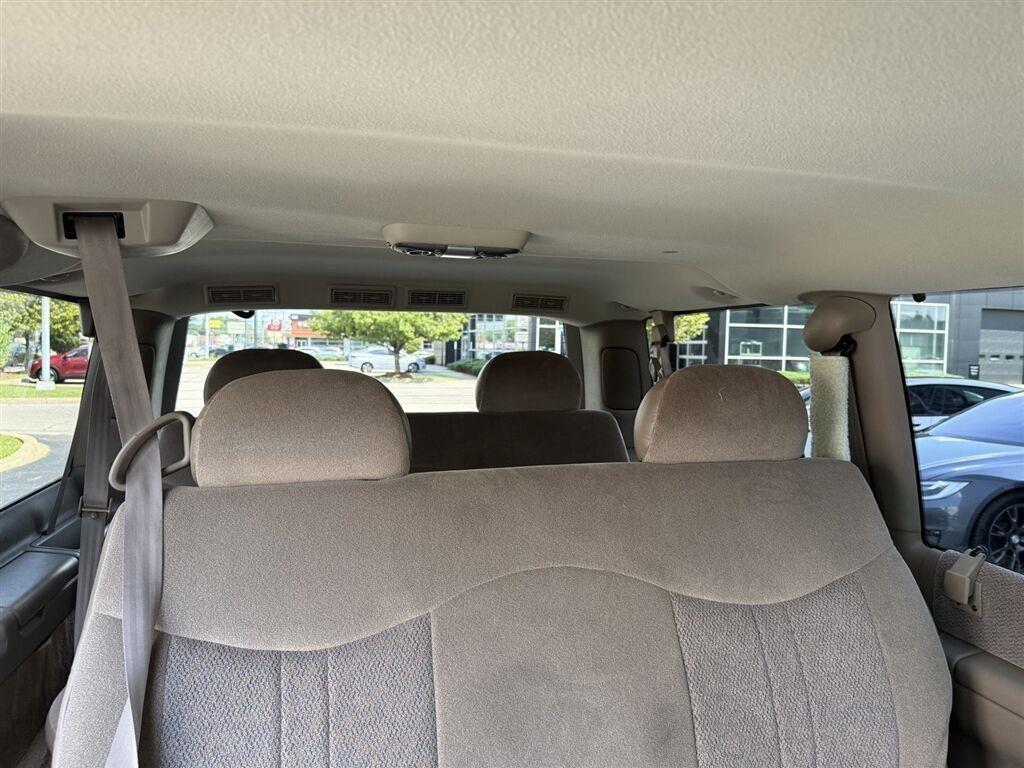 GMC Safari Passenger Van AWD 2003
