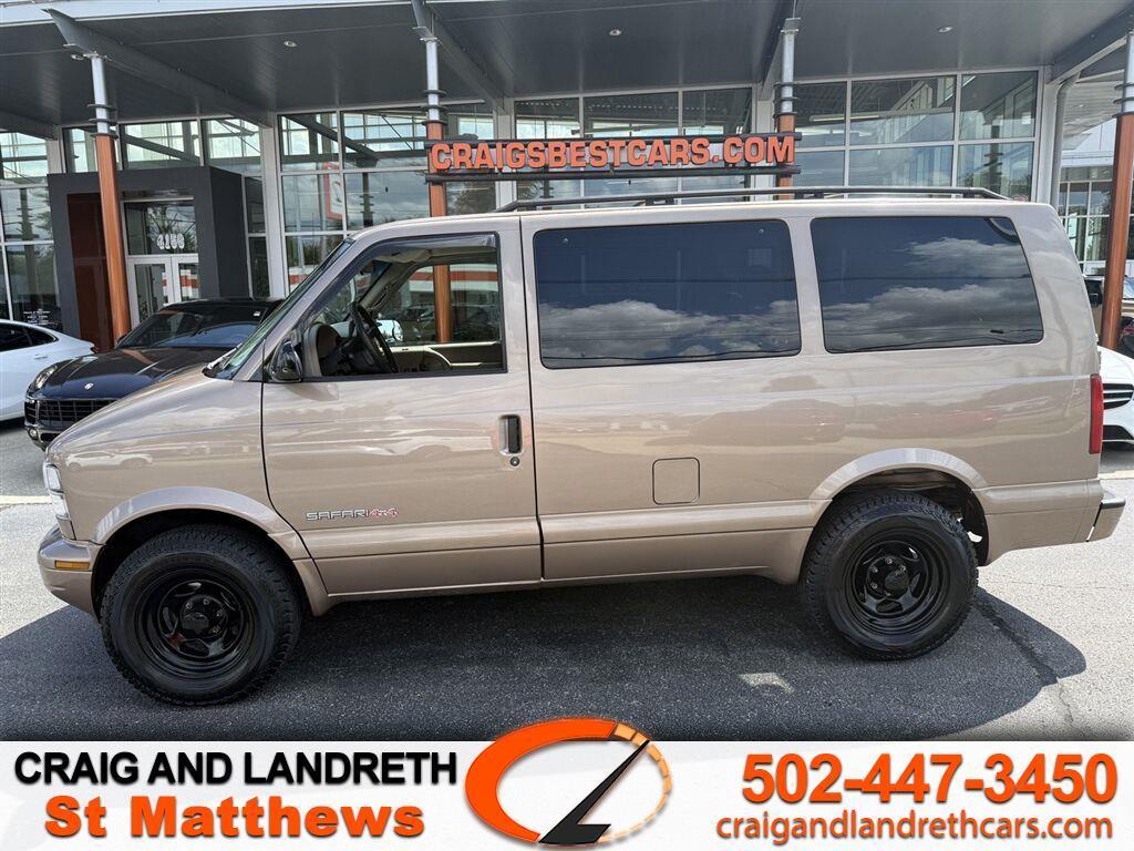 GMC Safari Passenger Van AWD 2003