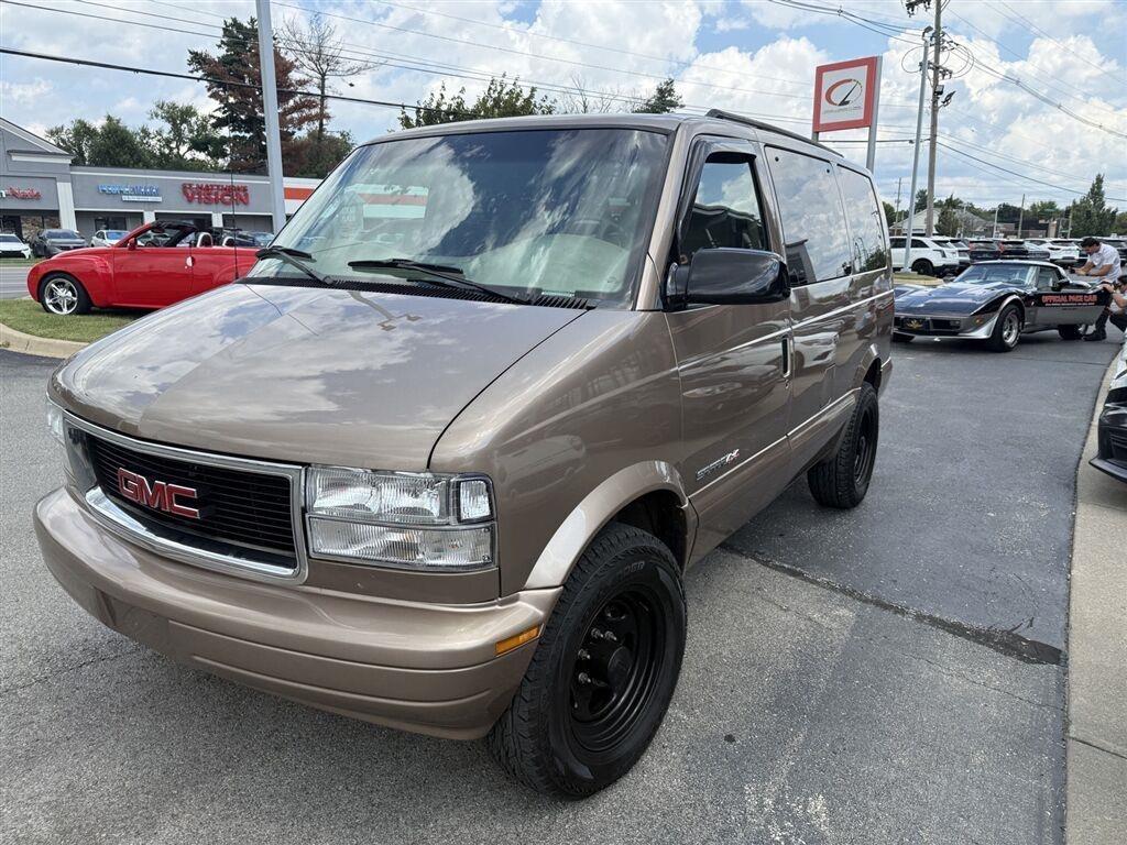 GMC Safari Passenger Van AWD 2003